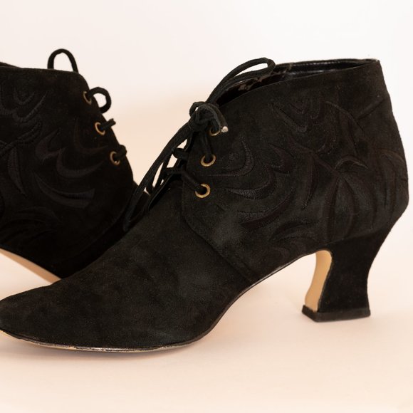 skyelights Shoes - Skyelights Black Suede Leather Booties Lace Up  8